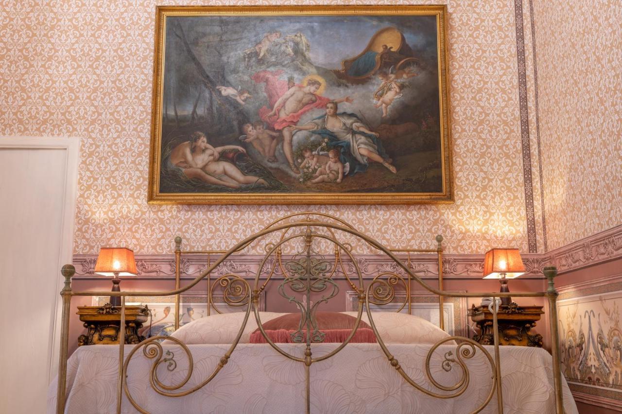 Il Cavaliere Al Borgo Antico Hotel Copertino Exterior photo
