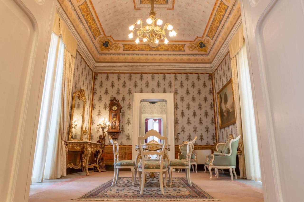 Il Cavaliere Al Borgo Antico Hotel Copertino Exterior photo