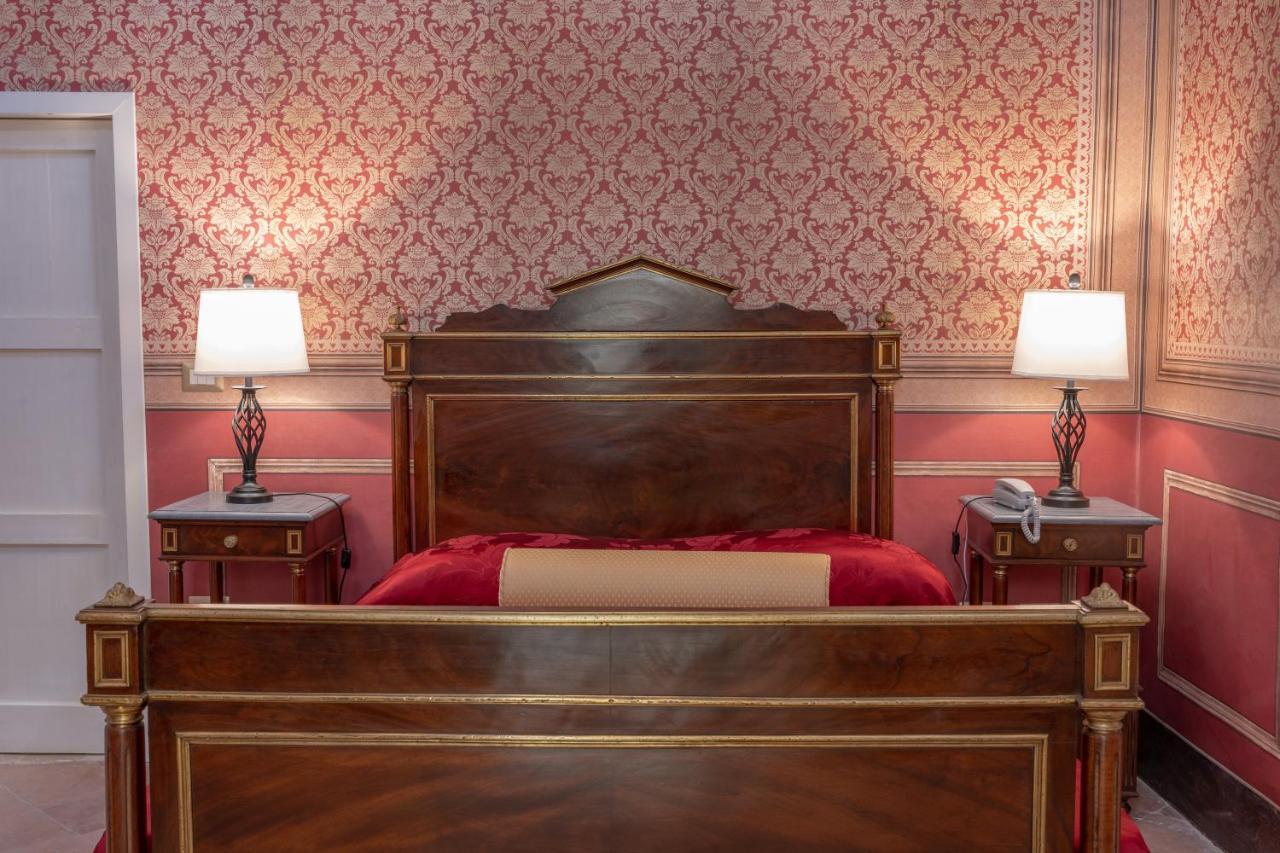 Il Cavaliere Al Borgo Antico Hotel Copertino Exterior photo