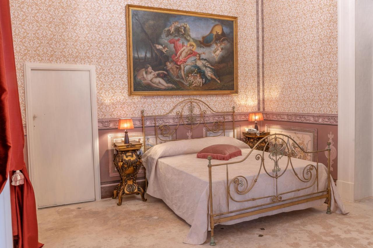 Il Cavaliere Al Borgo Antico Hotel Copertino Exterior photo