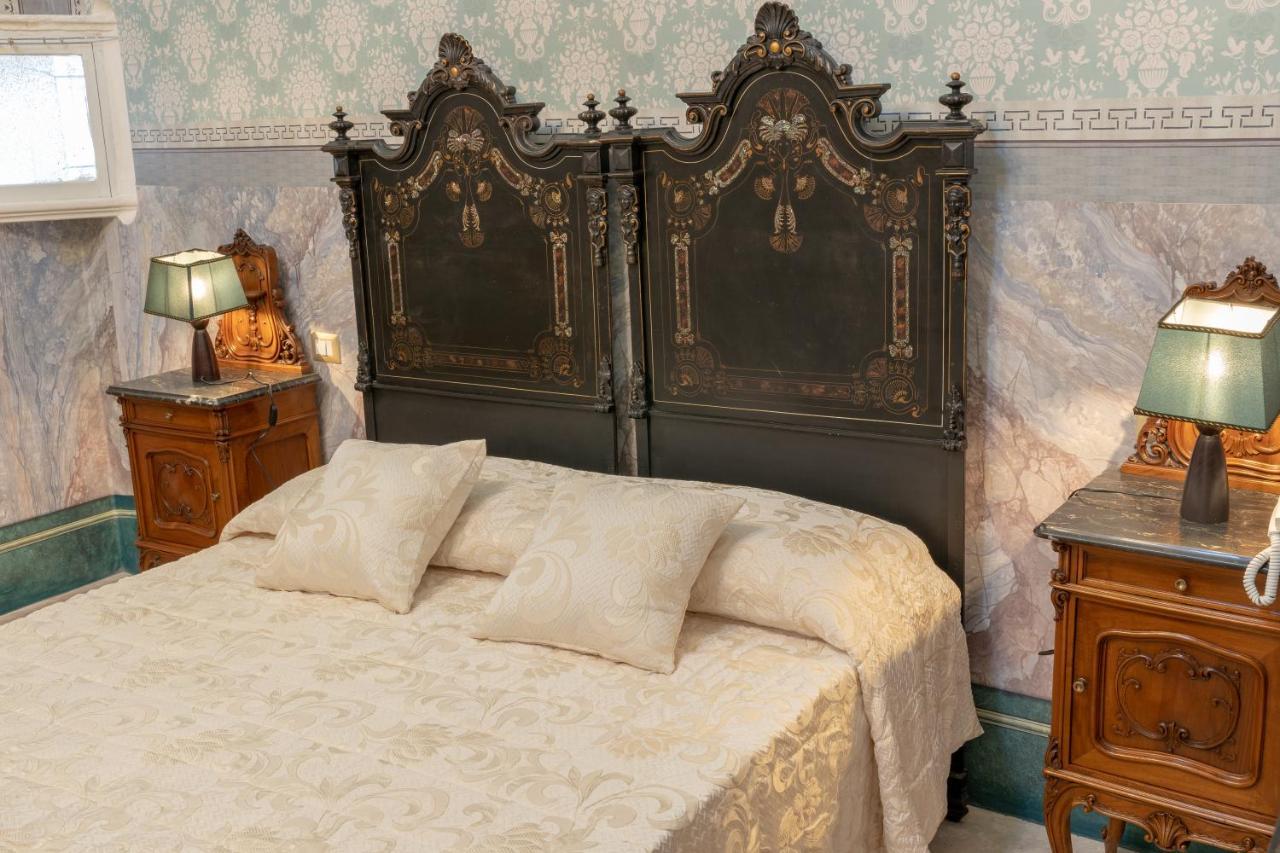 Il Cavaliere Al Borgo Antico Hotel Copertino Exterior photo