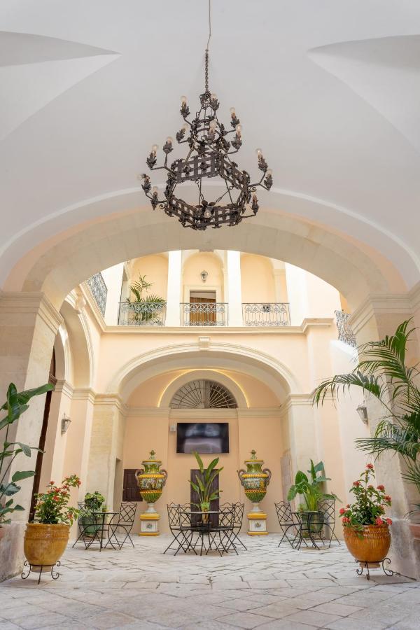 Il Cavaliere Al Borgo Antico Hotel Copertino Exterior photo