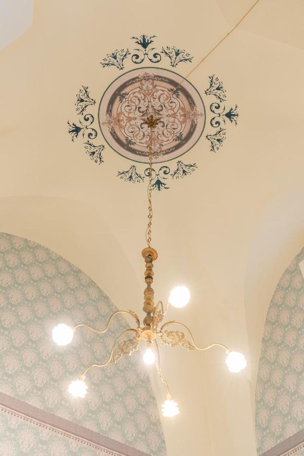 Il Cavaliere Al Borgo Antico Hotel Copertino Exterior photo