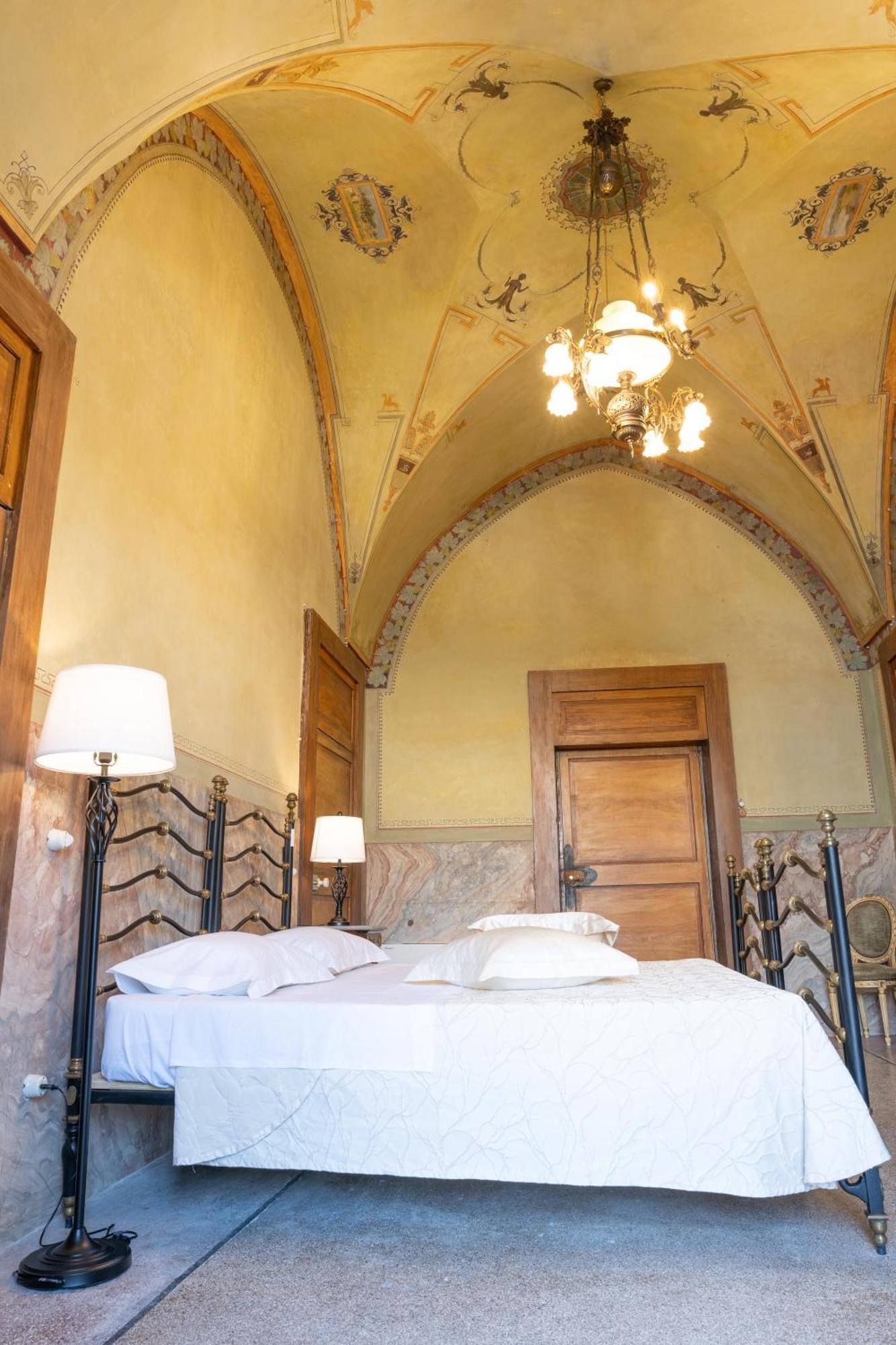 Il Cavaliere Al Borgo Antico Hotel Copertino Exterior photo